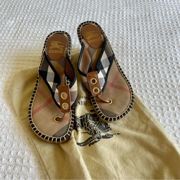 Burberry Shoes - Burberry sandals